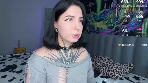 Snapshot of vivi__squirrel chatting on October 2025 11:43:02 AM Vivi online show from October 2025 11:43:02 AM