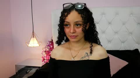 Vivi online show from September 2025 04:06:02 AM