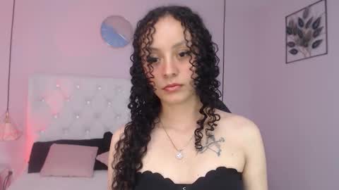 Vivi online show from October 2025 03:39:02 AM