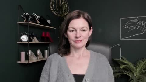 Vivian online show from October 2025 07:45:01 AM