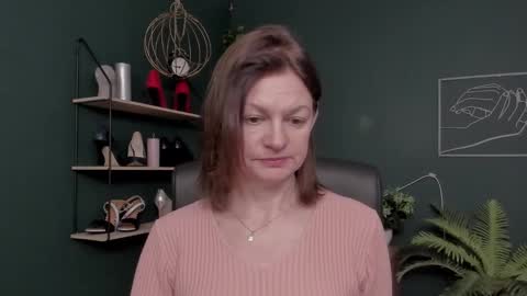 Vivian online show from December 2025 06:41:01 AM