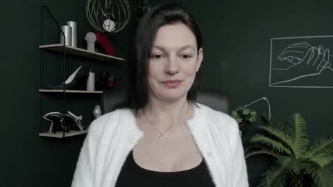 Vivian online show from February 2026 07:39:01 AM