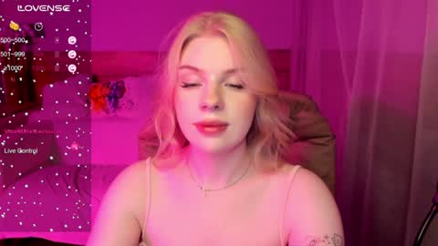 Aurora online show from December 2024 12:00:01 PM