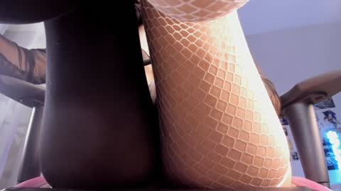 vivian_qwerty online show from December 2024 07:25:01 AM