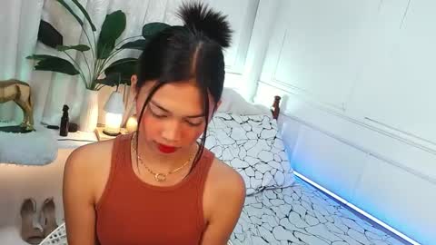 Vivian online show from March 2025 10:13:02 PM