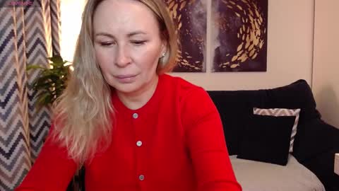 Vivian online show from September 2025 05:47:02 PM