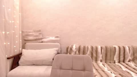 Vivian online show from March 2026 04:25:02 PM