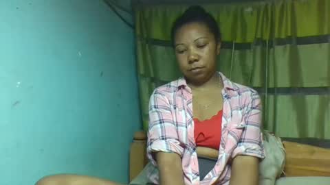 Snapshot of viviane0812 chatting on November 2025 07:03:03 PM viviane0812 online show from November 2025 07:03:03 PM