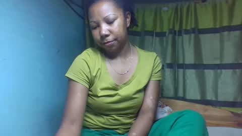 Snapshot of viviane0812 chatting on November 2025 10:10:01 PM viviane0812 online show from November 2025 10:10:01 PM