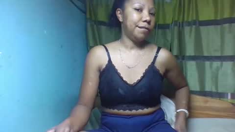 Snapshot of viviane0812 chatting on December 2025 06:10:01 AM viviane0812 online show from December 2025 06:10:01 AM