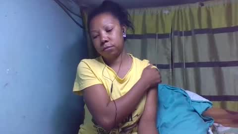 Snapshot of viviane0812 chatting on February 2026 05:18:01 PM viviane0812 online show from February 2026 05:18:01 PM