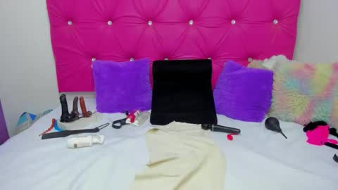 VivianParis online show from May 2026 02:22:02 PM