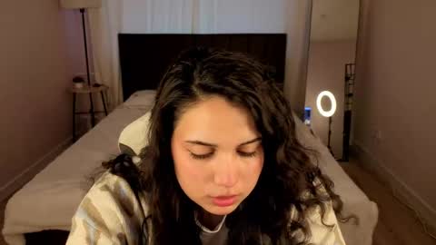 vivien_ross online show from May 2026 01:23:02 AM