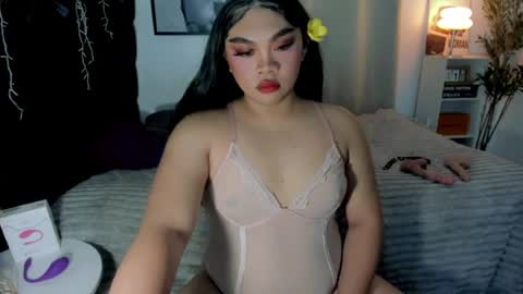 vivienne_monroe online show from July 2026 05:25:02 AM