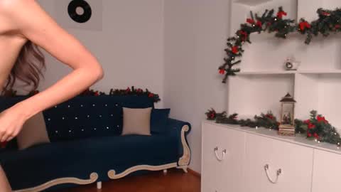 Vivienne online show from December 2024 07:21:01 PM