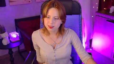 Snapshot of viviennehebert chatting on July 2026 12:42:02 PM Vivienne online show from July 2026 12:42:02 PM