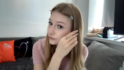 Kristy online show from April 2026 01:27:02 PM