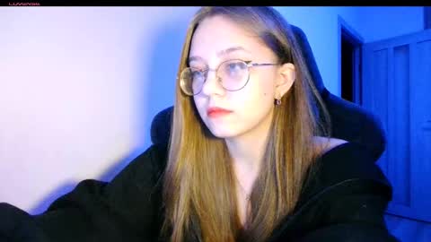 Snapshot of vivivivikkie chatting on February 2026 11:27:02 PM vivivivikkie online show from February 2026 11:27:02 PM