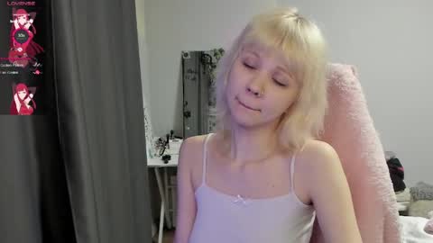 Snapshot of vivy_ chatting on May 2026 09:31:02 PM chatur babes online show from May 2026 09:31:02 PM