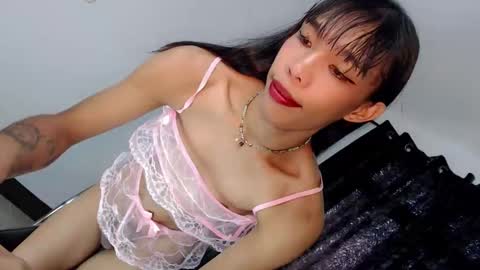Snapshot of vixen_foxx chatting on April 2026 06:25:01 AM vixen online show from April 2026 06:25:01 AM