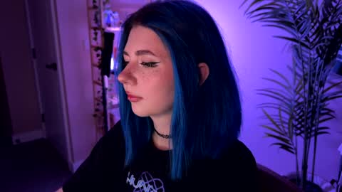 Polly  Online mostly at 9pm-2am UK Time online show from December 2025 07:09:01 PM