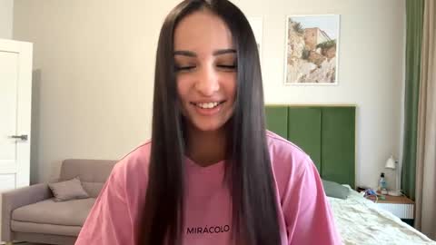 Miss Mia online show from April 2026 01:27:02 PM