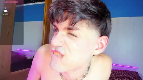 Snapshot of vladhellsing4 chatting on February 2025 06:26:01 PM Vlad online show from February 2025 06:26:01 PM