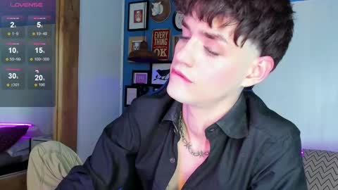 Snapshot of vladhellsing4 chatting on March 2025 03:27:01 PM Vlad online show from March 2025 03:27:01 PM