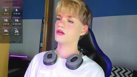 Snapshot of vladhellsing4 chatting on October 2025 02:16:01 PM Vlad online show from October 2025 02:16:01 PM