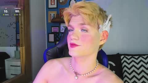 Snapshot of vladhellsing4 chatting on October 2025 03:02:02 PM Vlad online show from October 2025 03:02:02 PM