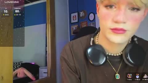 Snapshot of vladhellsing4 chatting on November 2025 02:27:02 PM Vlad online show from November 2025 02:27:02 PM