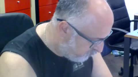 volpi72 online show from June 2026 06:51:02 PM