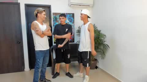 voyeurism_guys online show from September 2025 11:04:01 PM