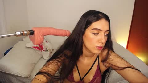 vsantini_ online show from December 2024 10:18:02 PM