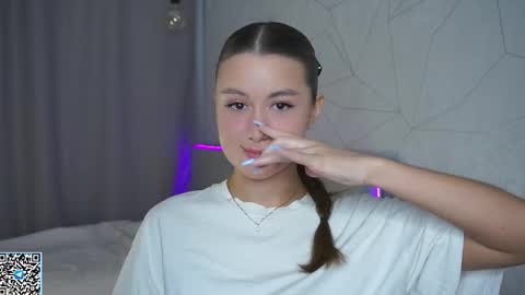 Snapshot of vvilly_wonka chatting on September 2025 01:42:02 AM Ethal - thank you for thumb up online show from September 2025 01:42:02 AM