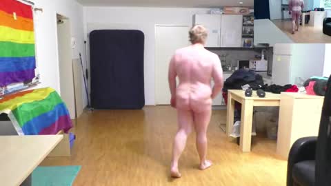 Snapshot of waldw123 chatting on October 2025 01:33:02 PM Yarlim online show from October 2025 01:33:02 PM