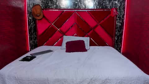 waleska   online show from November 2025 12:05:02 PM