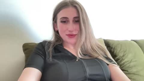 walkiria19 online show from May 2026 04:22:02 PM