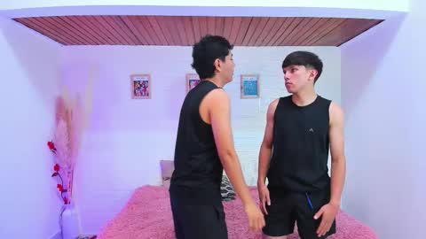 Hi  I am Venus kloy Thiago online show from September 2025 01:38:02 AM