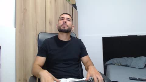 WALTER BROWN  online show from November 2025 04:22:01 PM