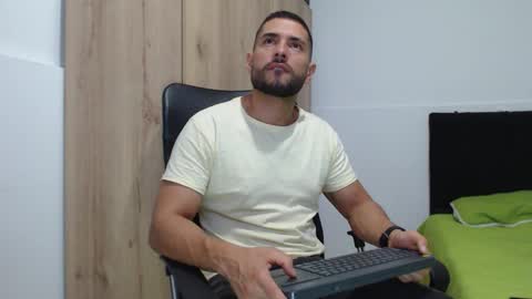 WALTER BROWN  online show from November 2025 08:54:02 PM