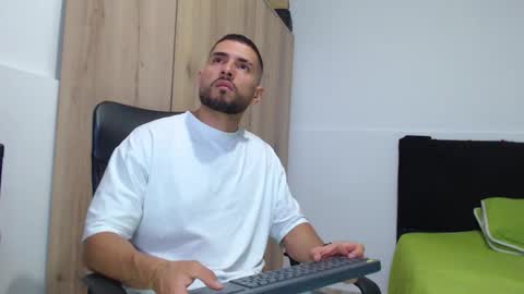 WALTER BROWN  online show from November 2025 05:06:02 PM