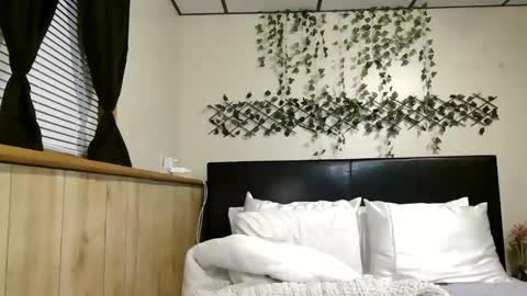 Snapshot of wanderlustgaal chatting on December 2025 09:40:01 AM wanderlustgaal online show from December 2025 09:40:01 AM