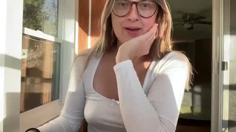 Snapshot of wanderlustjade chatting on December 2024 02:00:02 PM Jade Adonis online show from December 2024 02:00:02 PM