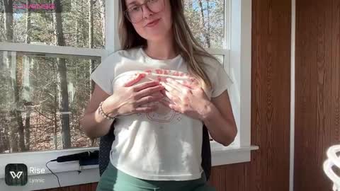 Snapshot of wanderlustjade chatting on December 2024 05:33:02 PM Jade Adonis online show from December 2024 05:33:02 PM