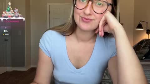 Snapshot of wanderlustjade chatting on December 2024 05:08:01 PM Jade Adonis online show from December 2024 05:08:01 PM