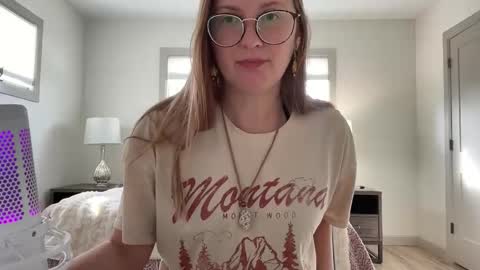 Snapshot of wanderlustjade chatting on January 2026 04:55:01 PM Jade Adonis online show from January 2026 04:55:01 PM