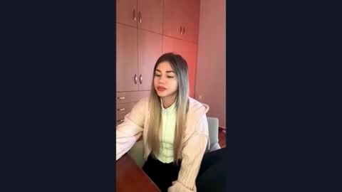 Snapshot of wansiering chatting on March 2026 03:23:01 PM Elena online show from March 2026 03:23:01 PM