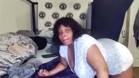 Snapshot of waterfalls69 chatting on January 2026 06:28:02 AM LAUREN LUSH online show from January 2026 06:28:02 AM