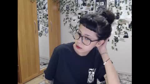 Mina online show from September 2025 06:52:02 PM